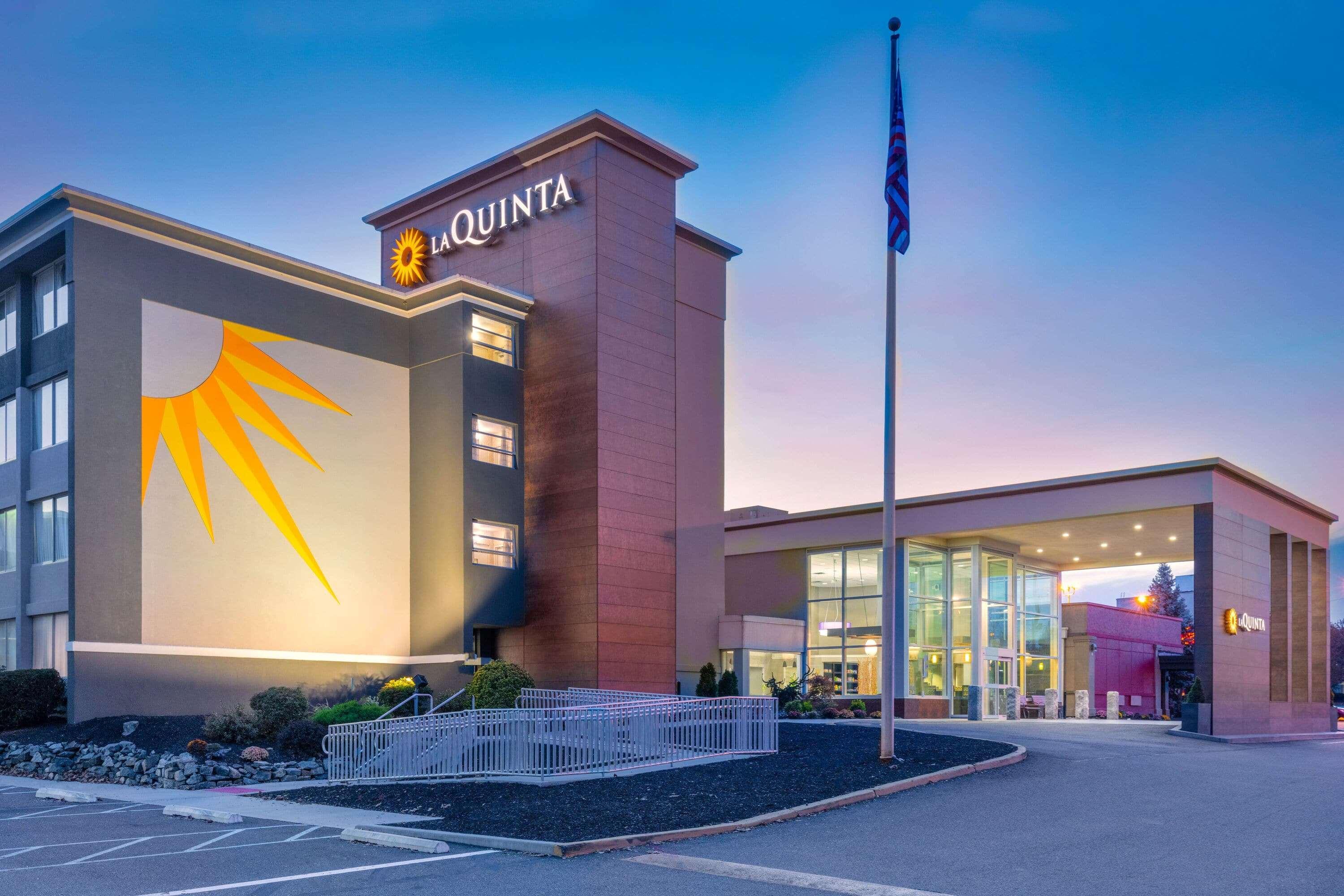 La Quinta By Wyndham Clifton/Rutherford Exterior foto